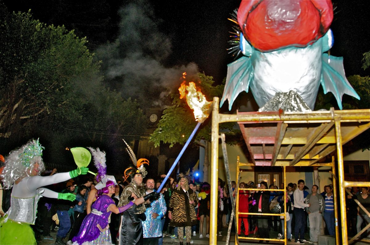 El Carnaval vuelve a animar las calles esta noche con el Entierro de la Sardina de Gáldar