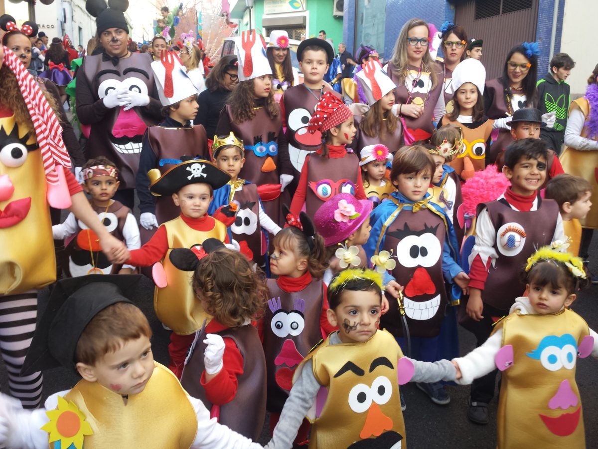 La Atlántida resurge de las profundidades de Gáldar a ritmo de carnaval