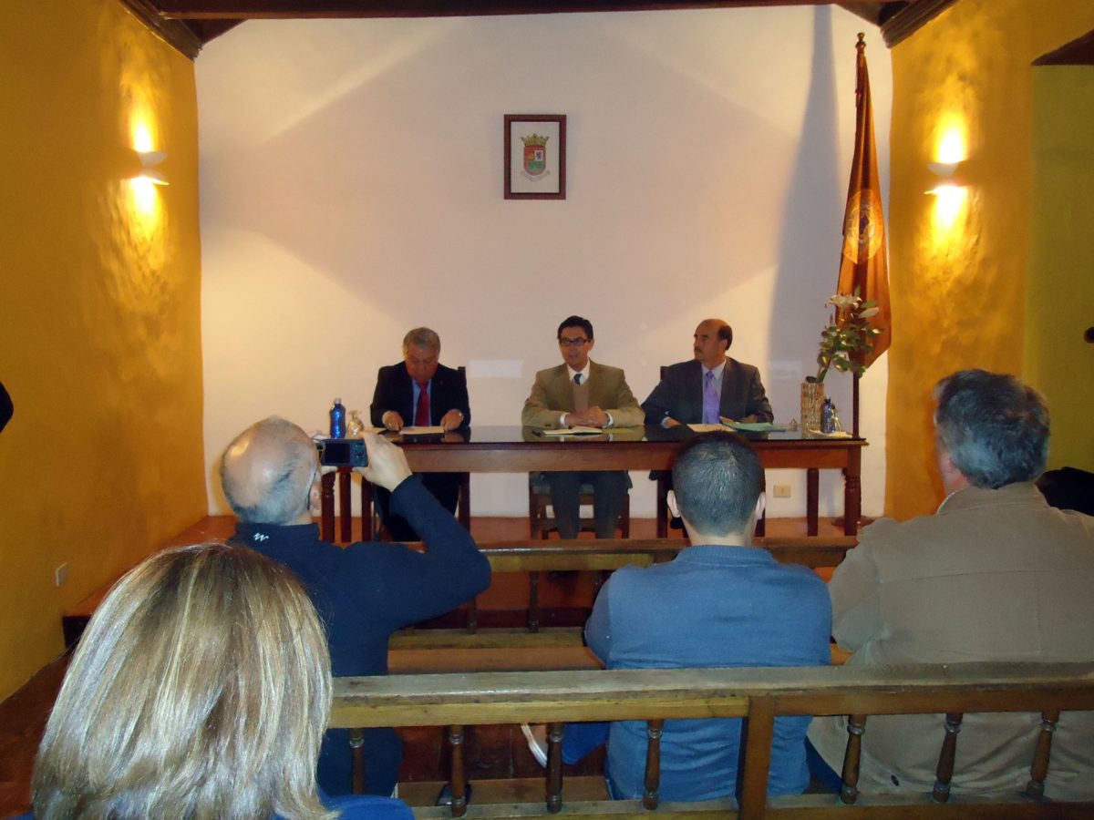 La Tertulia Pedro de Vega El Rey propone recuperar la lluvia de flores de la Fiesta de la Ascensión.