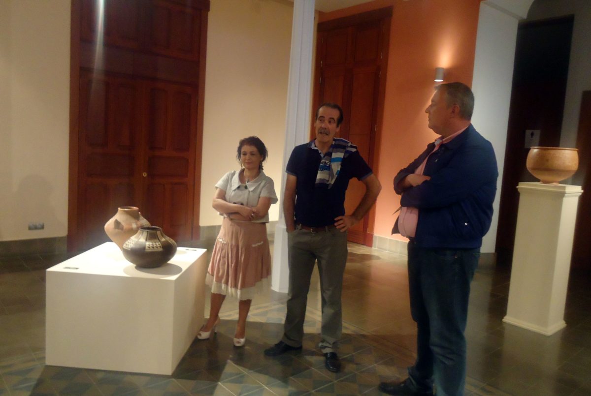 Inma Navarro y Diego Higueras muestran en una exposición sus 30 años de amor a la cerámica