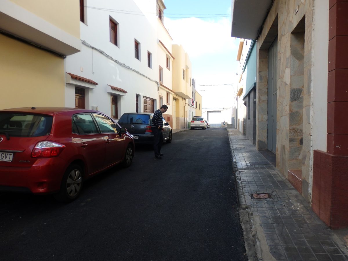 El ayuntamiento asfalta varias calles de La Montaña con el Plan de Cooperación
