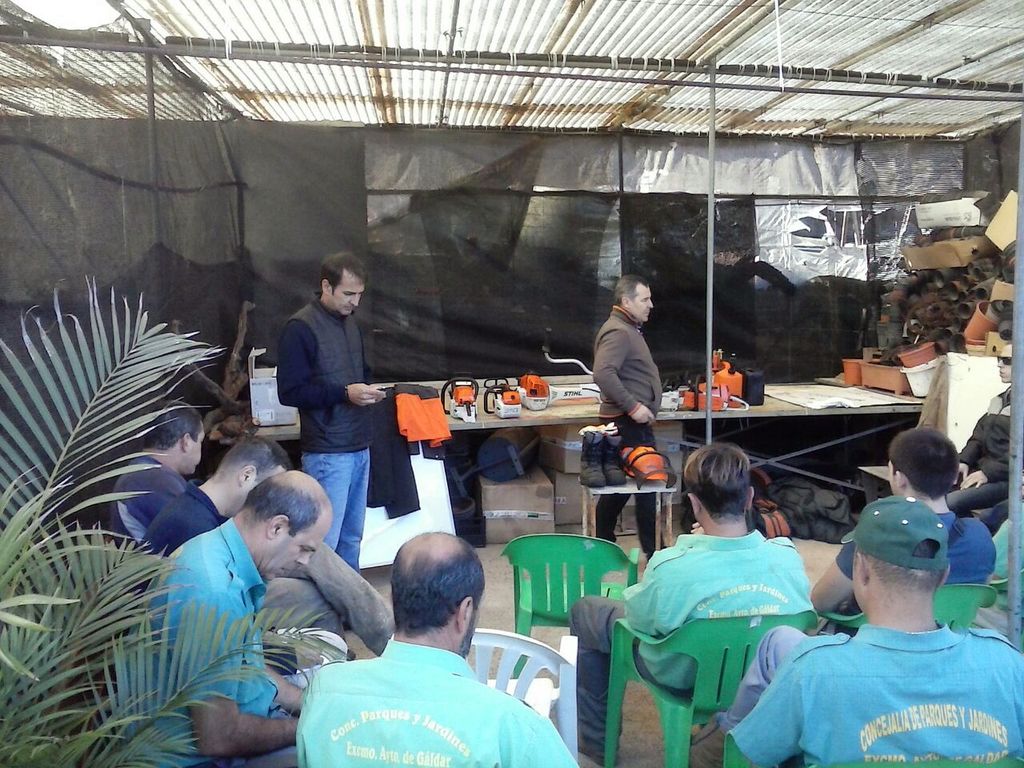 La concejalía de Parques y Jardines ofrece un curso de formación al personal del área.