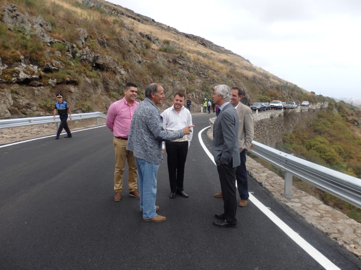 Las medianías de Gáldar recuperan el tramo de la carretera GC 220 a su paso por Los Silos.