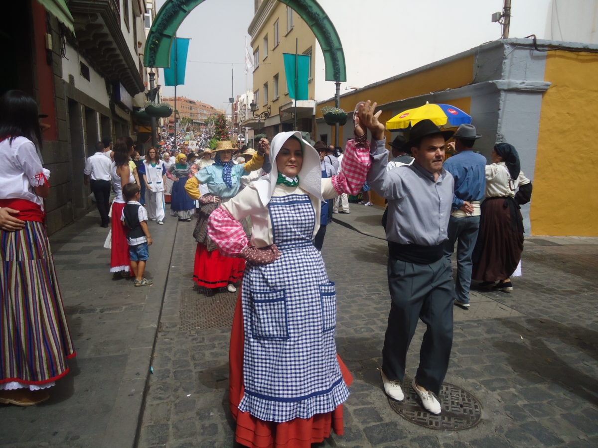 La Romería Ofrenda a Santiago llenará de canariedad este sábado las calles del casco de Gáldar