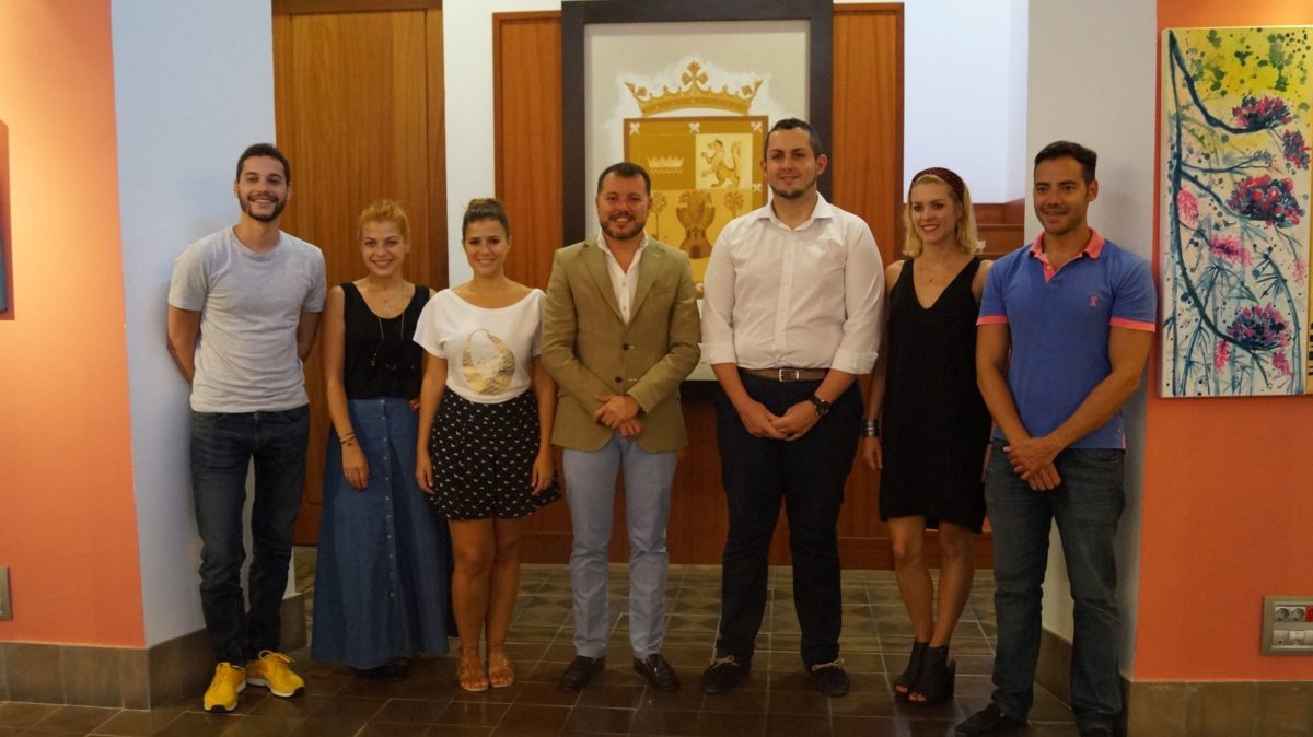 El Alcalde de Gáldar recibe en las Casas Consistoriales al Jurado de la Sección Oficial del FIC Gáldar