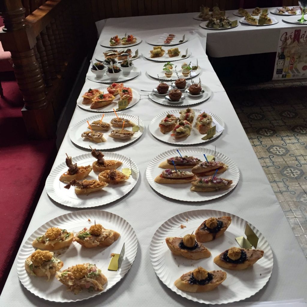 noche de vinosypinchos