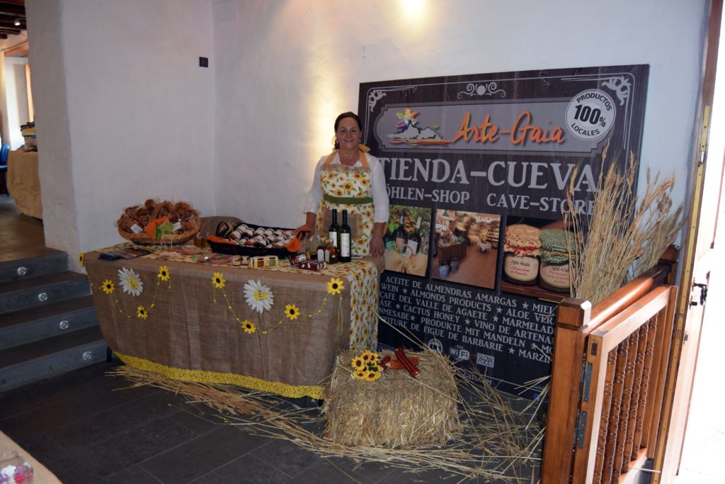 EXPOSICION AGUITA CON LA MODA3