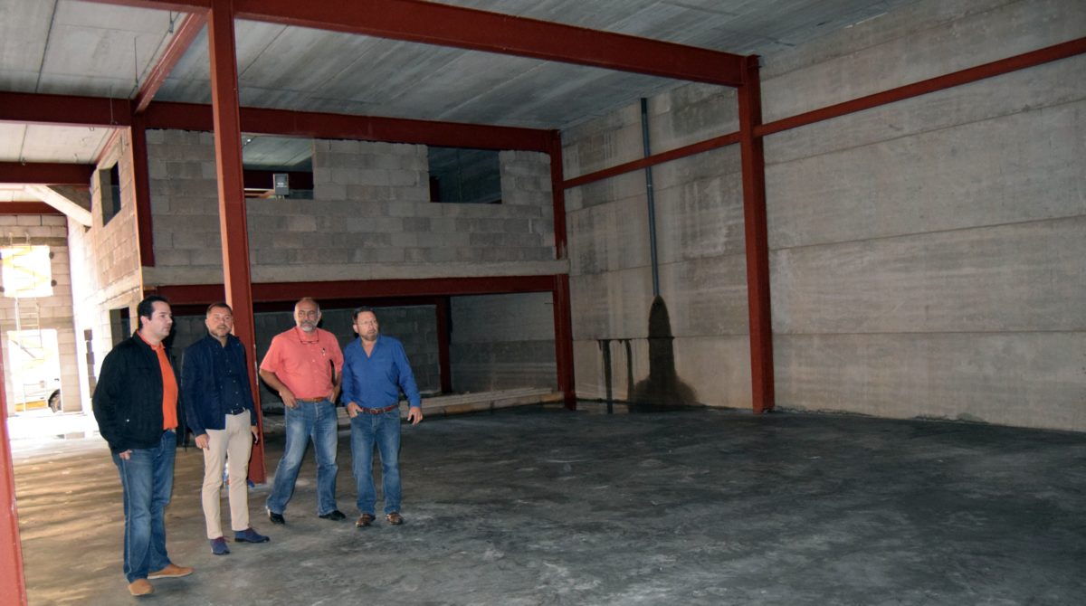 El Ayuntamiento unificará en la nave de la zona industrial los servicios municipales y la central de compras.
