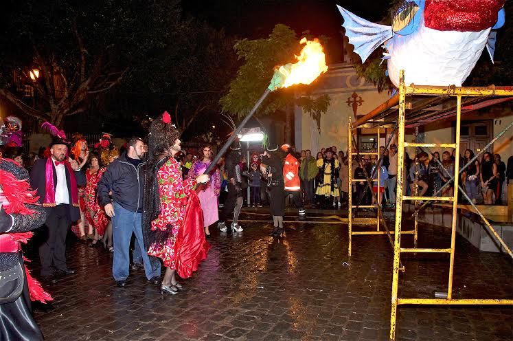 Gáldar despide con el Entierro de la Sardina su Carnaval Africano
