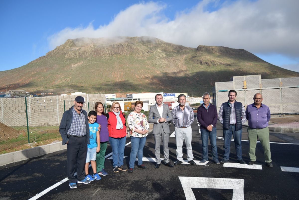 El alcalde de Gáldar inaugura una nueva calle en Pepita Rios que mejora  la accesibilidad al colegio Los Quintana