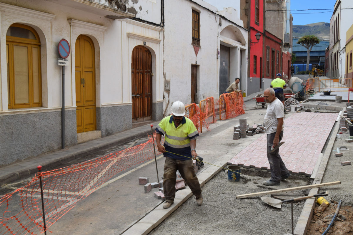 Avanzan las obras de ampliación de aceras y mejora de accesibilidad en Guillén Morales
