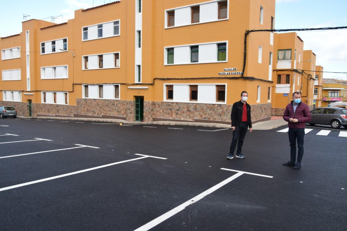 El nuevo Plan de Asfaltados puesto en marcha por el consistorio galdense mejora el firme en varias calles de Barrial