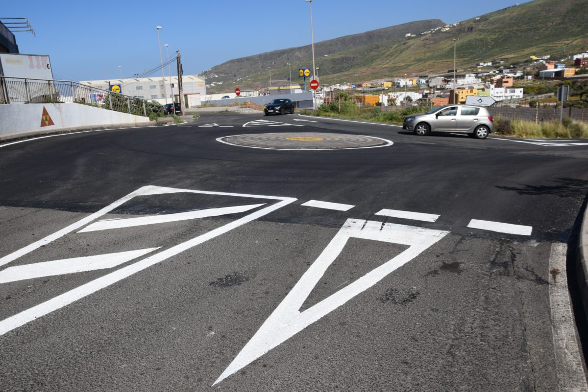 El Ayuntamiento de Gáldar mejora el principal acceso a la zona industrial de San Isidro