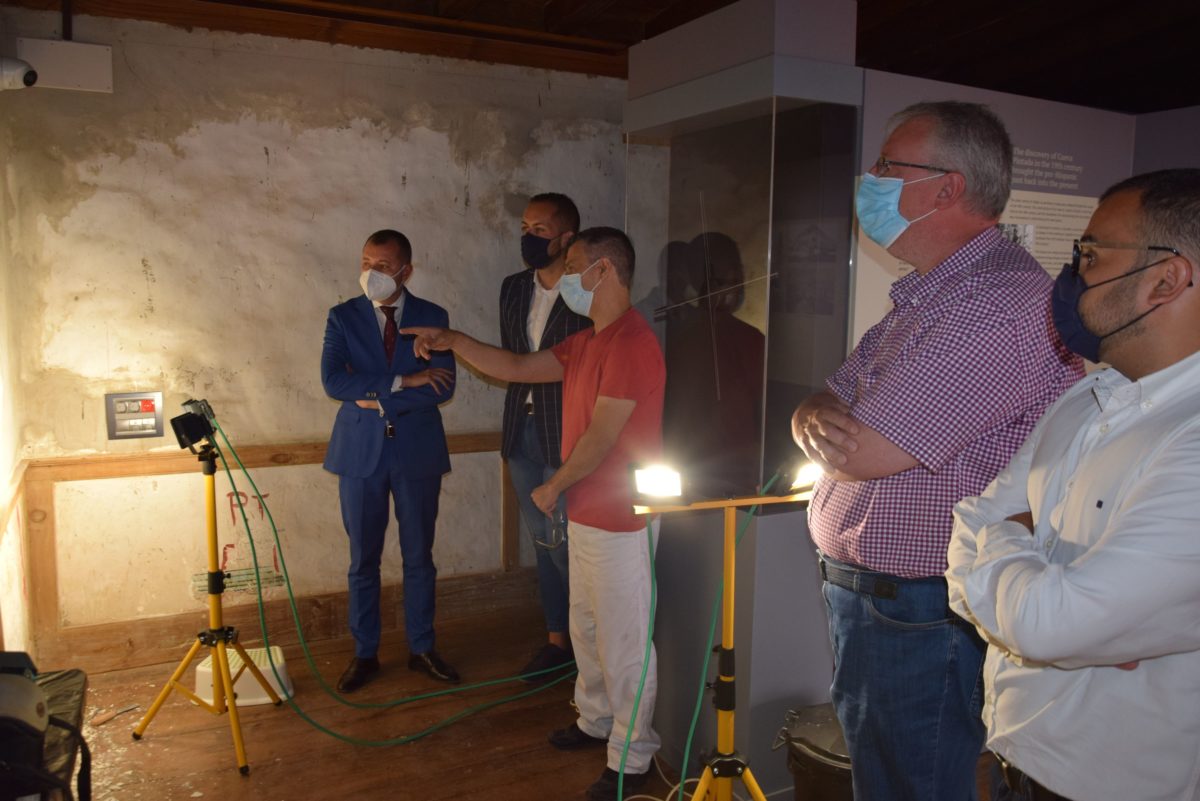 El Ayuntamiento de Gáldar comienza la restauración de las pinturas decorativas originales de la Casa del Capitán Quesada