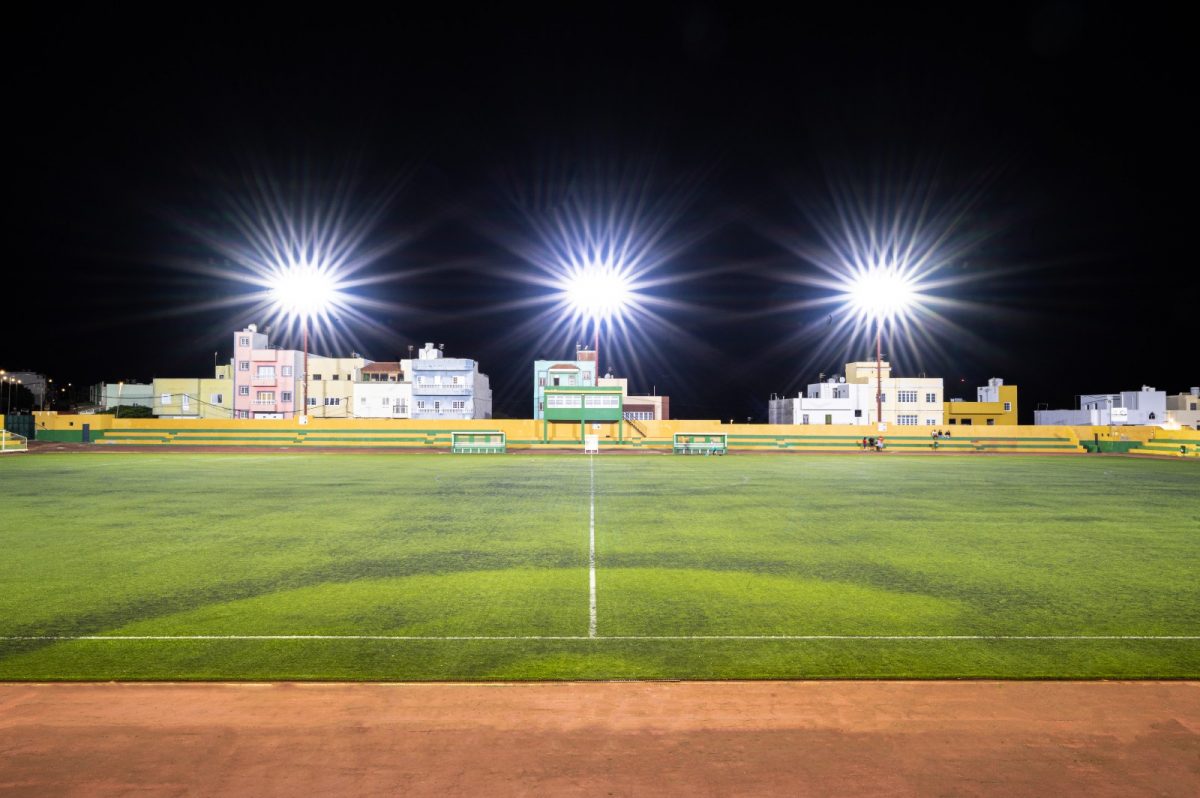 El Estadio de Barrial ya luce sus nuevas luminarias led