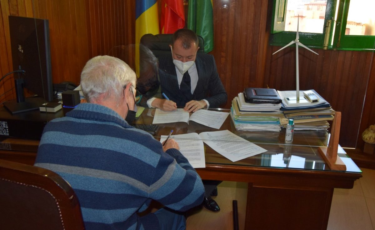 El ayuntamiento inicia la compra de parcelas para ampliar el acceso al parquin de La Quinta