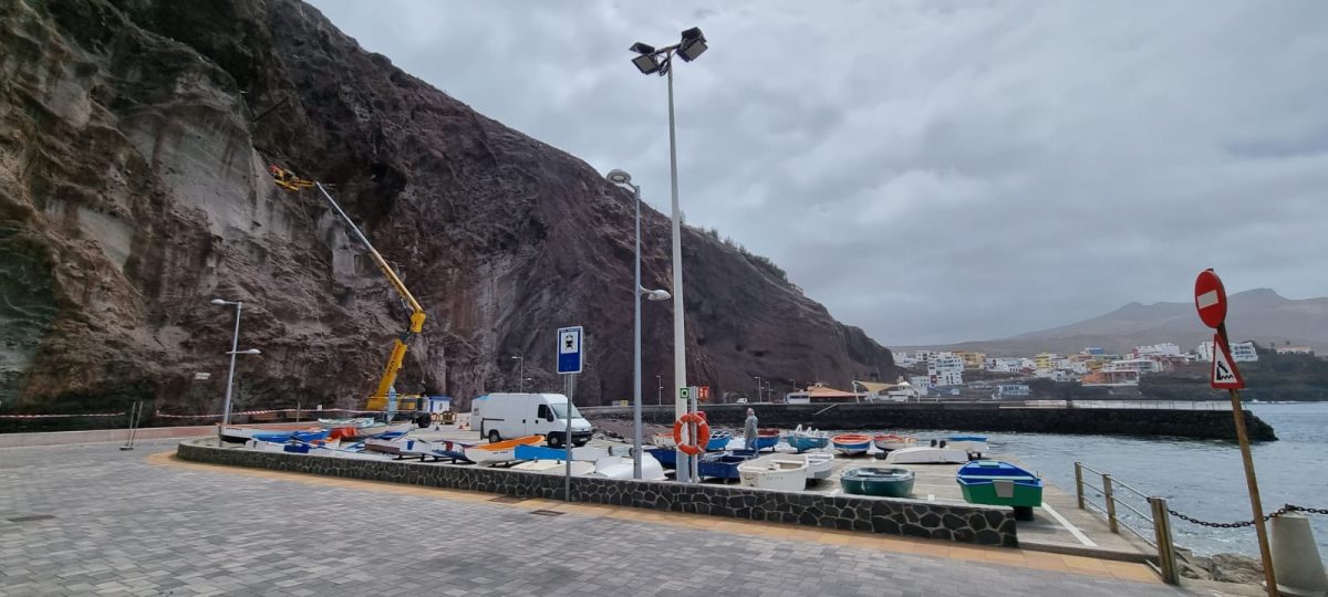 Comienzan las obras de protección de una zona del talud de la Playa de Sardina de Gáldar